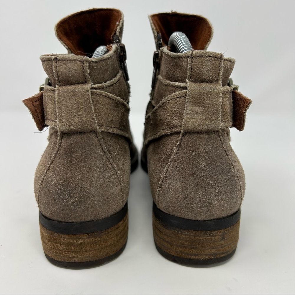Born Jorgette Women's Heeled Ankle Booties Tan Taupe Brown Suede Size 8 **FLAW** - Picture 8 of 10